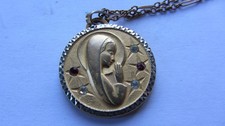 Médaille St Vierge  Vintage + chaine Plaqué Or .(L11).