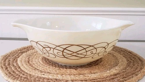 Pyrex 444 Tan Glass Bowl Gold Scroll Cinderella Print Pattern 4 Qt