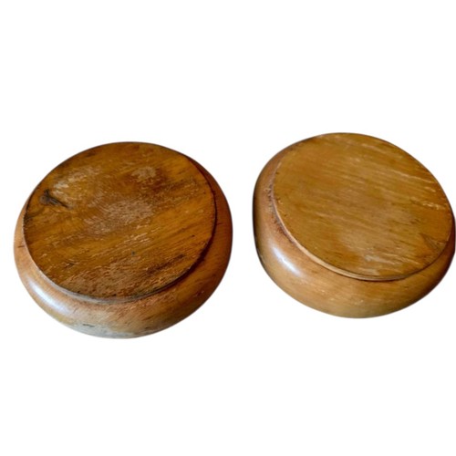 Set of Two Blonde Wooden Bowls Distressed Rustic Primitive Vintage - Picture 3 of 3