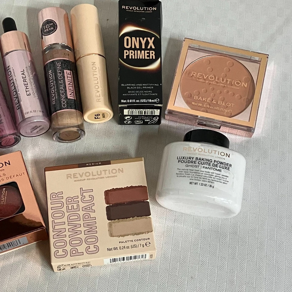 Kit de 10 juegos de maquillaje facial Revolution - corrector, imprimación, polvo, base Foto 3 de 3
