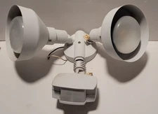 Pre-owned EML Thermal True Range Electro-Optical Motion Sensor Light – E100WSB