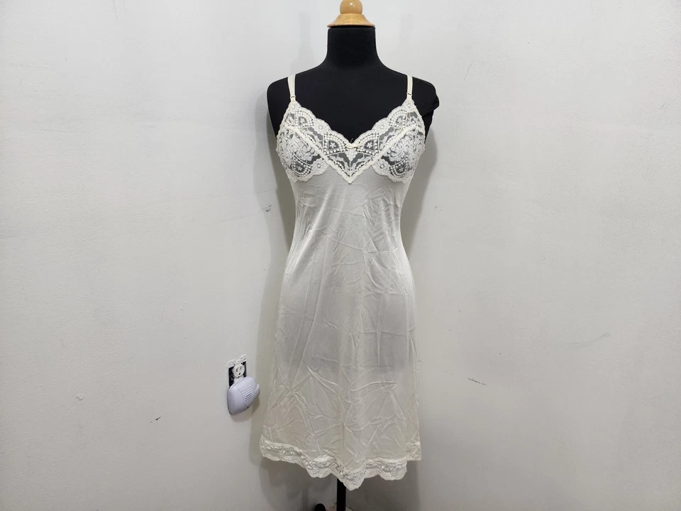 Vintage Vassarette Hollywood Ivory Nylon Full Slip Lace Bust Rockabilly 36 Large - Imagem 3 de 4