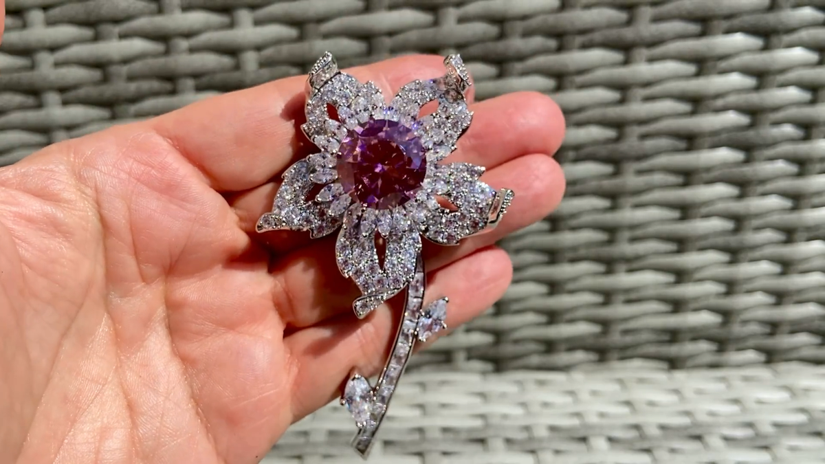 Williamson Jonquil Flower Brooch, Queen Elizabeth's Royal