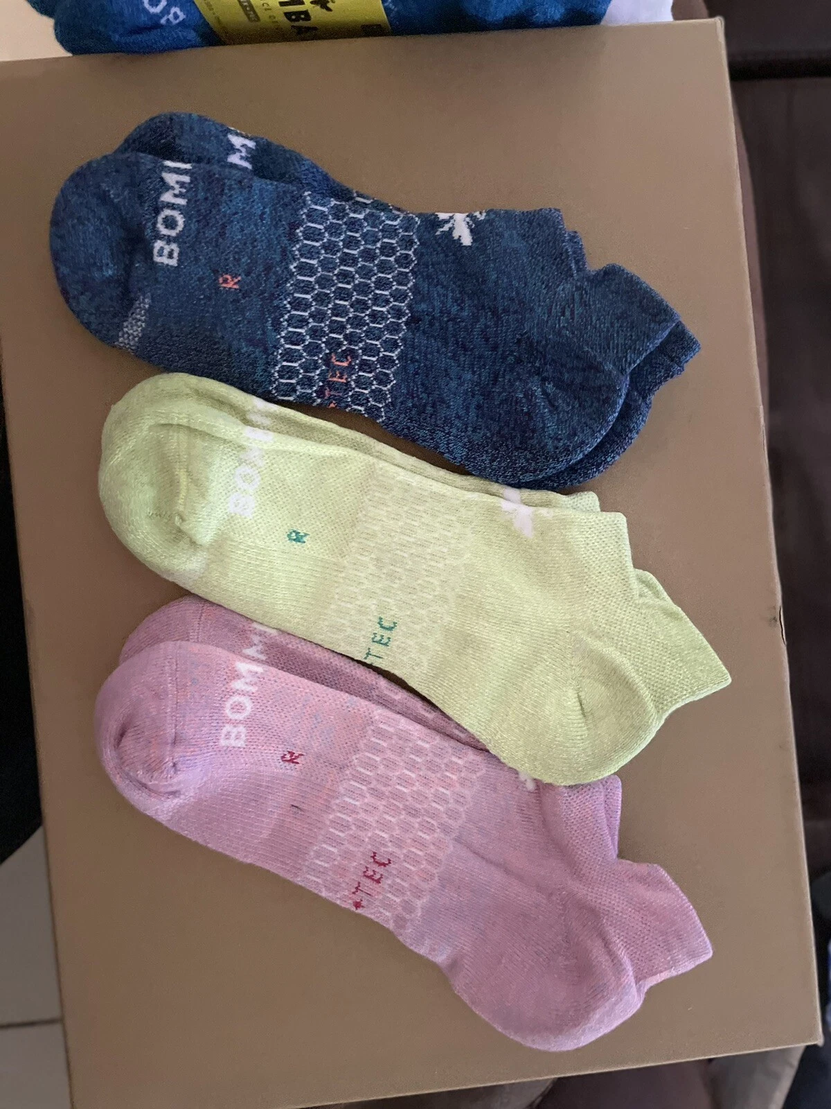 Bombas Size Medium Multi Color HEX-TEC Ankle Socks 6 Pairs