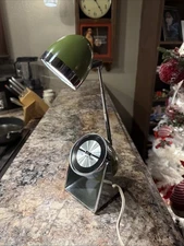 Vintage Hamilton Industries Telescoping Bullet Desk Lamp Model 60 Avocado/Chrome