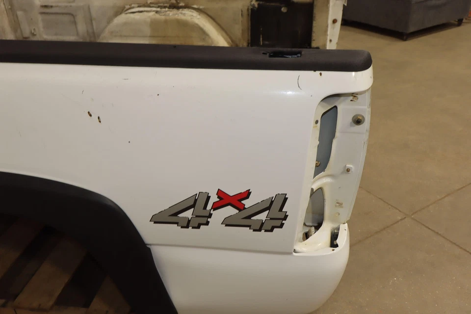 99-07 Chevy GMC GMT800 6'6" Pickup Truck Bed Box Rust Free Southern White 50U - Image 3 of 4