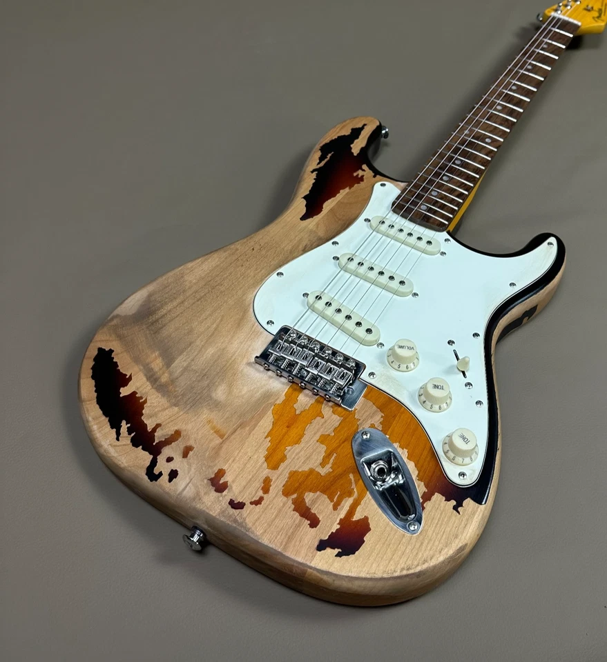 ST Severe relics Alder body Chrome Parts 6 Strings Electric Guitar Fast shipping - Image 2 of 4