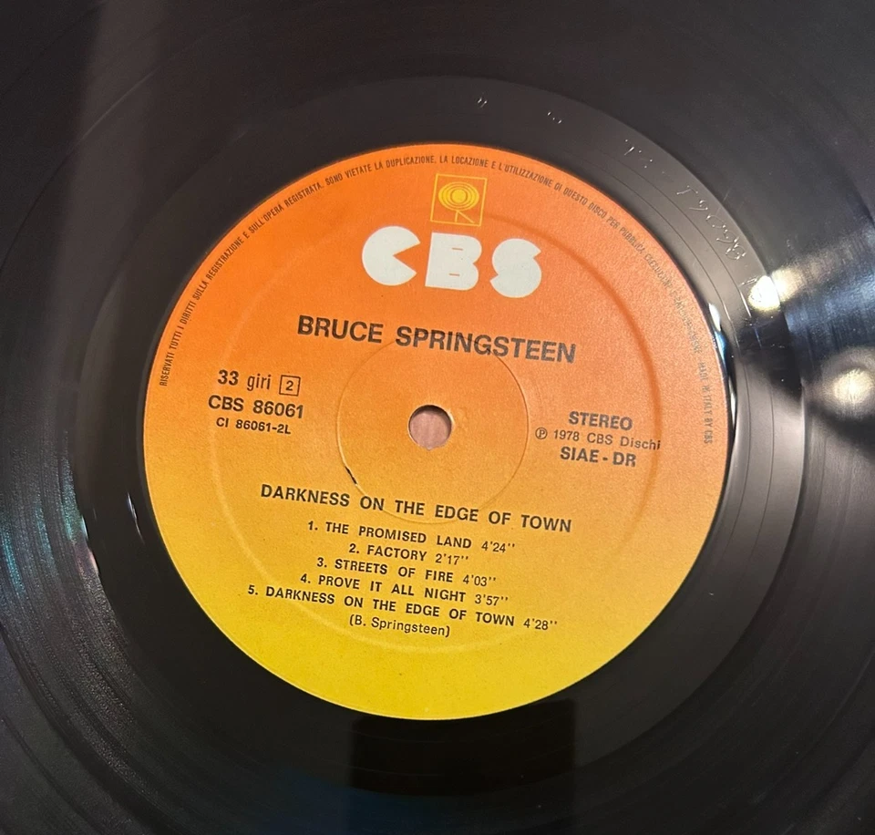 Bruce Springsteen Superb RARE Italy Pressing 1978 Shrink Darkness on the Edge - Image 4 of 4