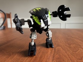 LEGO BIONICLE: Nuhvok (8561) Complete With Instructions In Canister