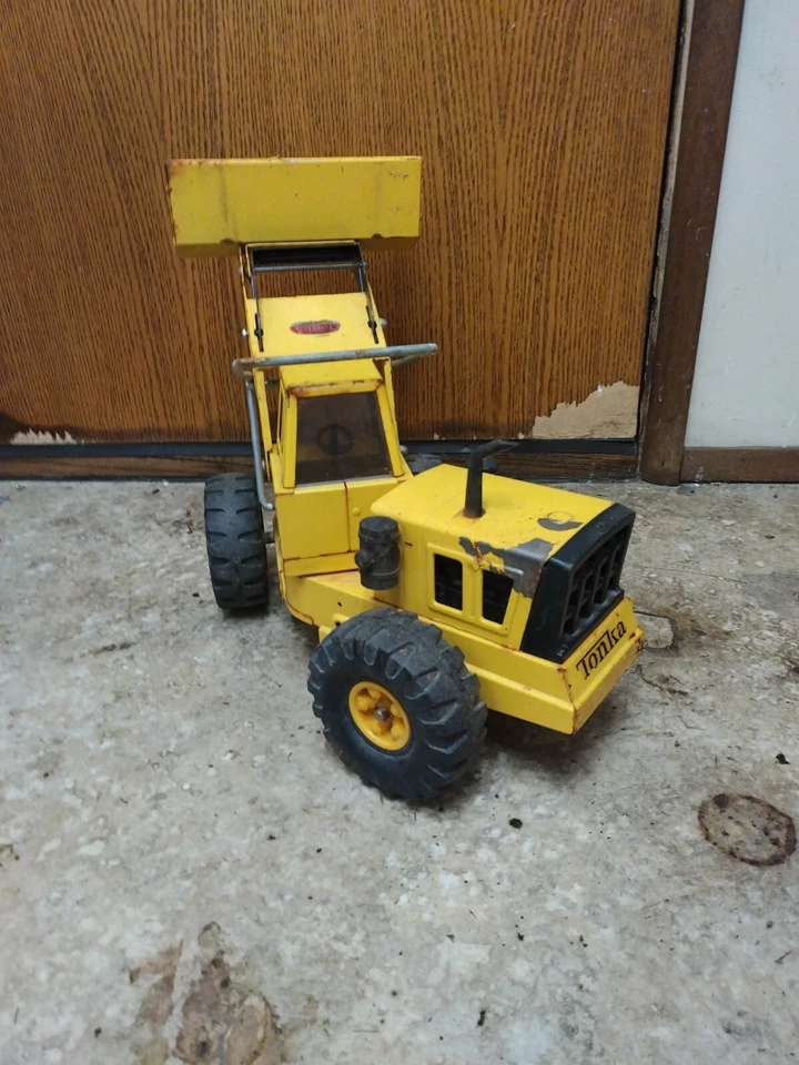 MIGHTY TONKA LOADER  ORIGINAL  STEEL TOY  - Image 4 of 4