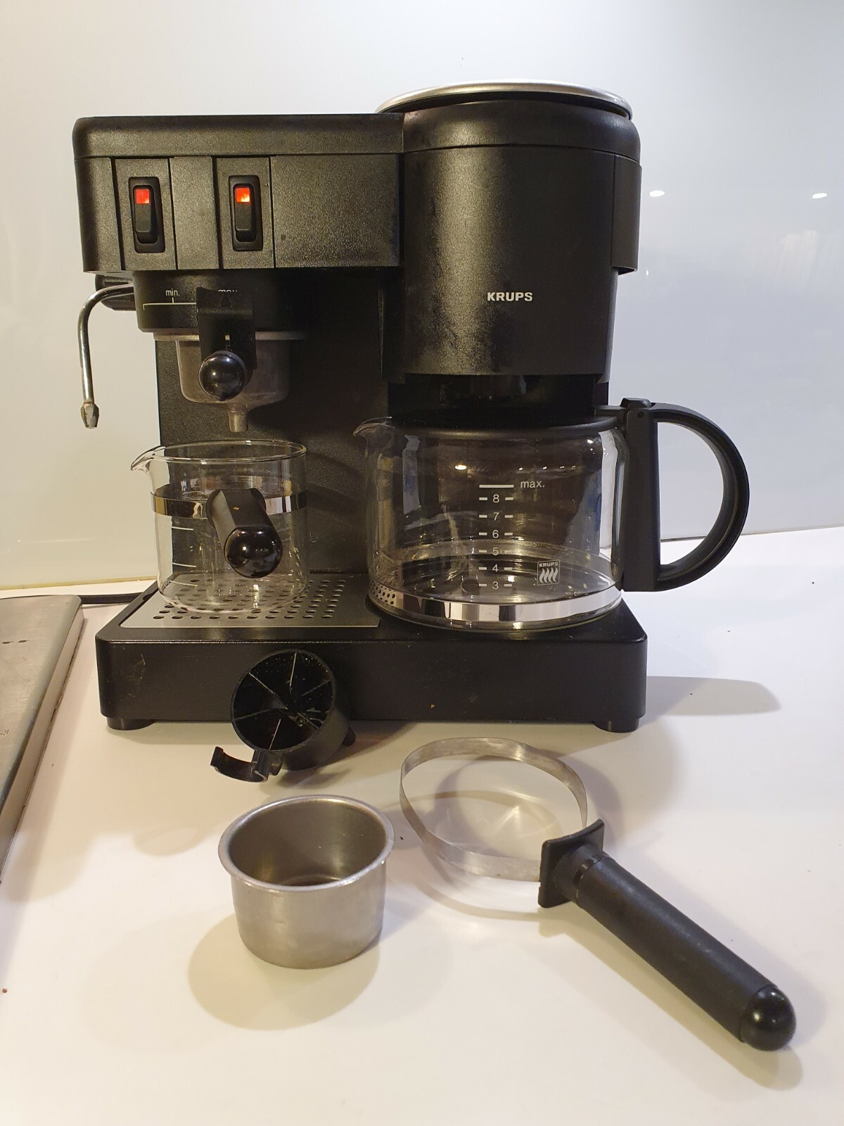 CAFETERA DE CAPSULAS NESPRESSO KRUPS XN2001 21,95 € Segunda Mano Gijón  E45140-0