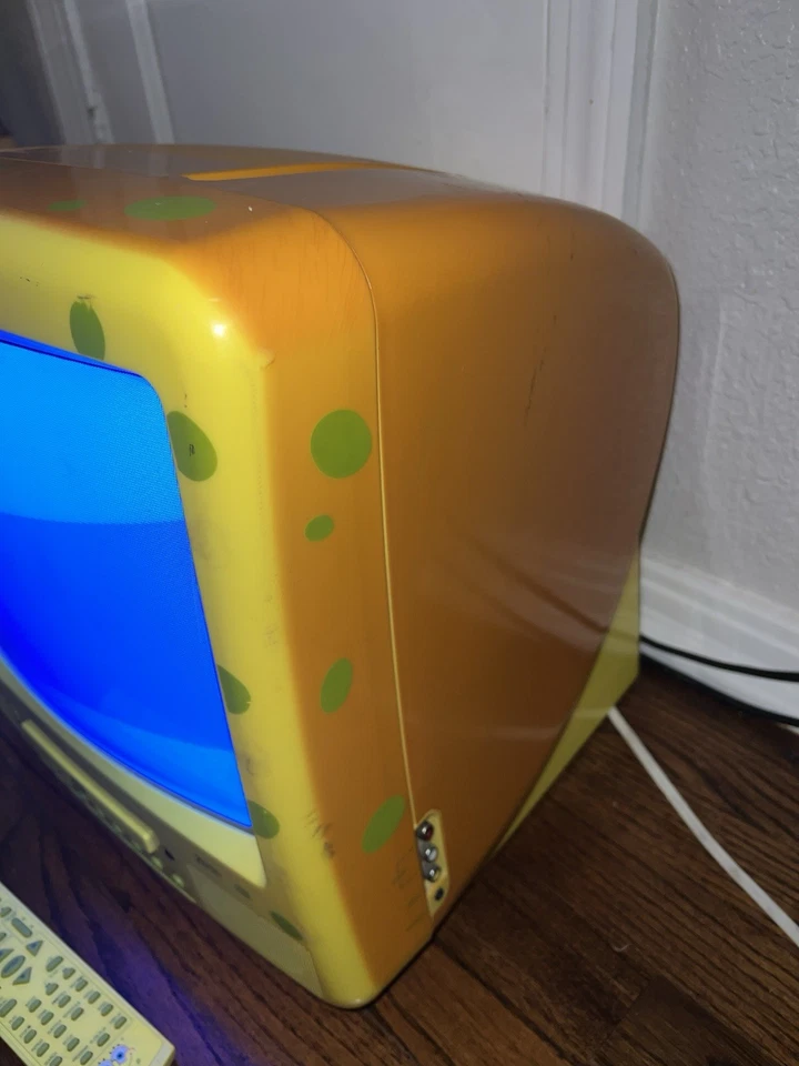 SpongeBob SquarePants 13" CRT TV/DVD Combo Emerson Model #SB351 —READ— - Image 2 of 4