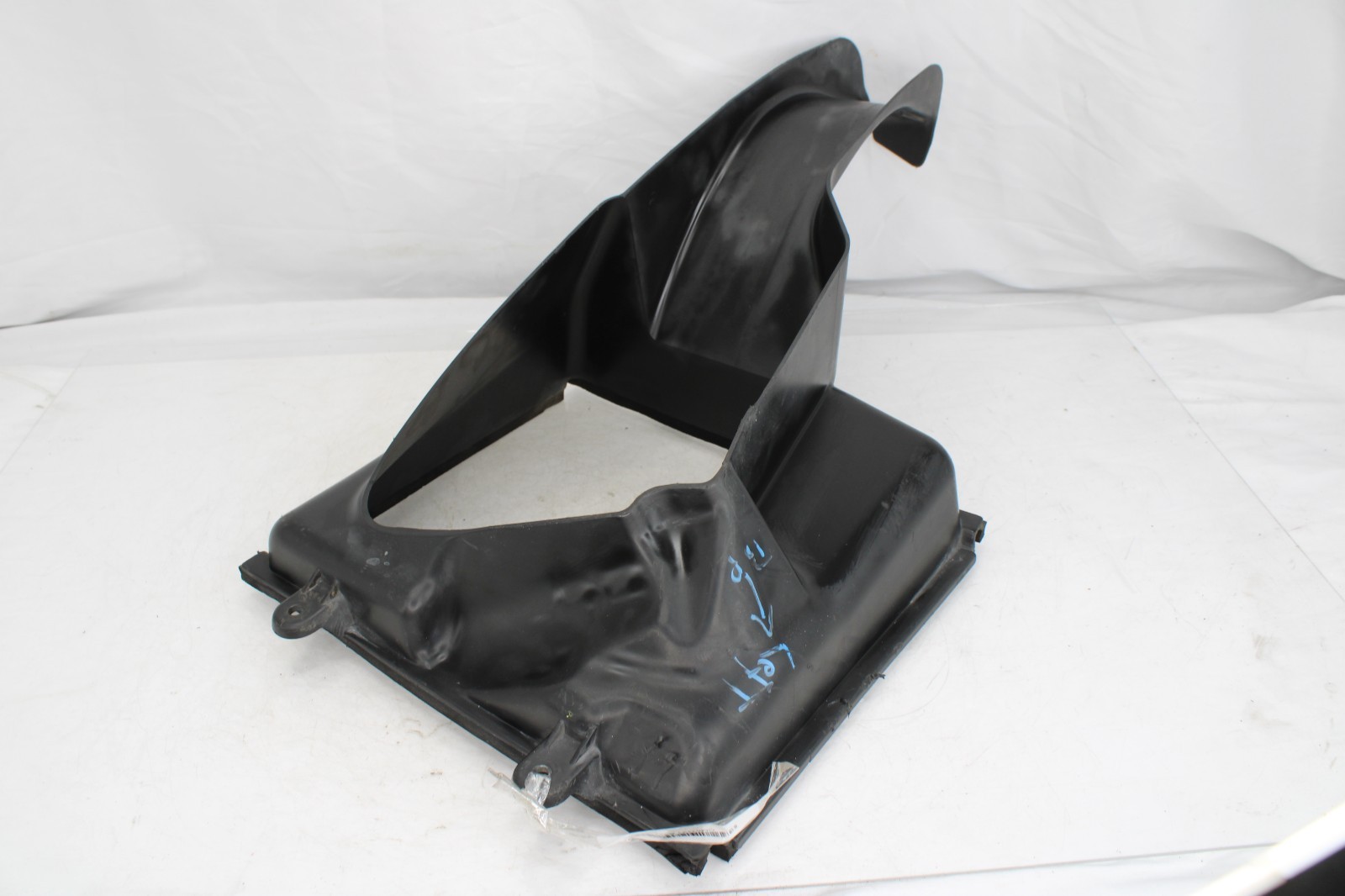 14-18 Maserati Ghibli M157 Front Left Side Intercooler Duct Shroud 670004140 OEM