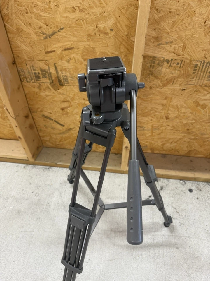 Libec TH-M20 Fluid Tripod Head, 2-Stage Aluminum Legs, Handle, - Image 2 of 4