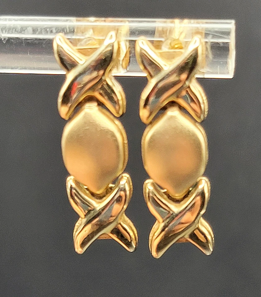 Aretes de oro amarillo de 10 quilates XOXO abrazos besos estilo de colección acabado pulido cepillado Foto 2 de 4