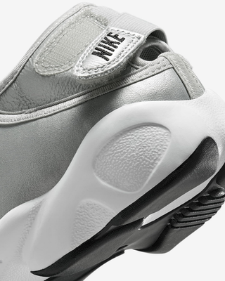 NIKE AIR RIFT グレー 8 (6.5 US) Nike Women's “ninja” Air Rift Leather - Silver
