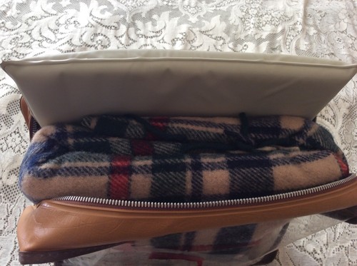 NEW Pendleton Wool Stadium Blanket Robe In A Bag Tan Tartan Plaid Case & Pillow - Picture 2 of 10