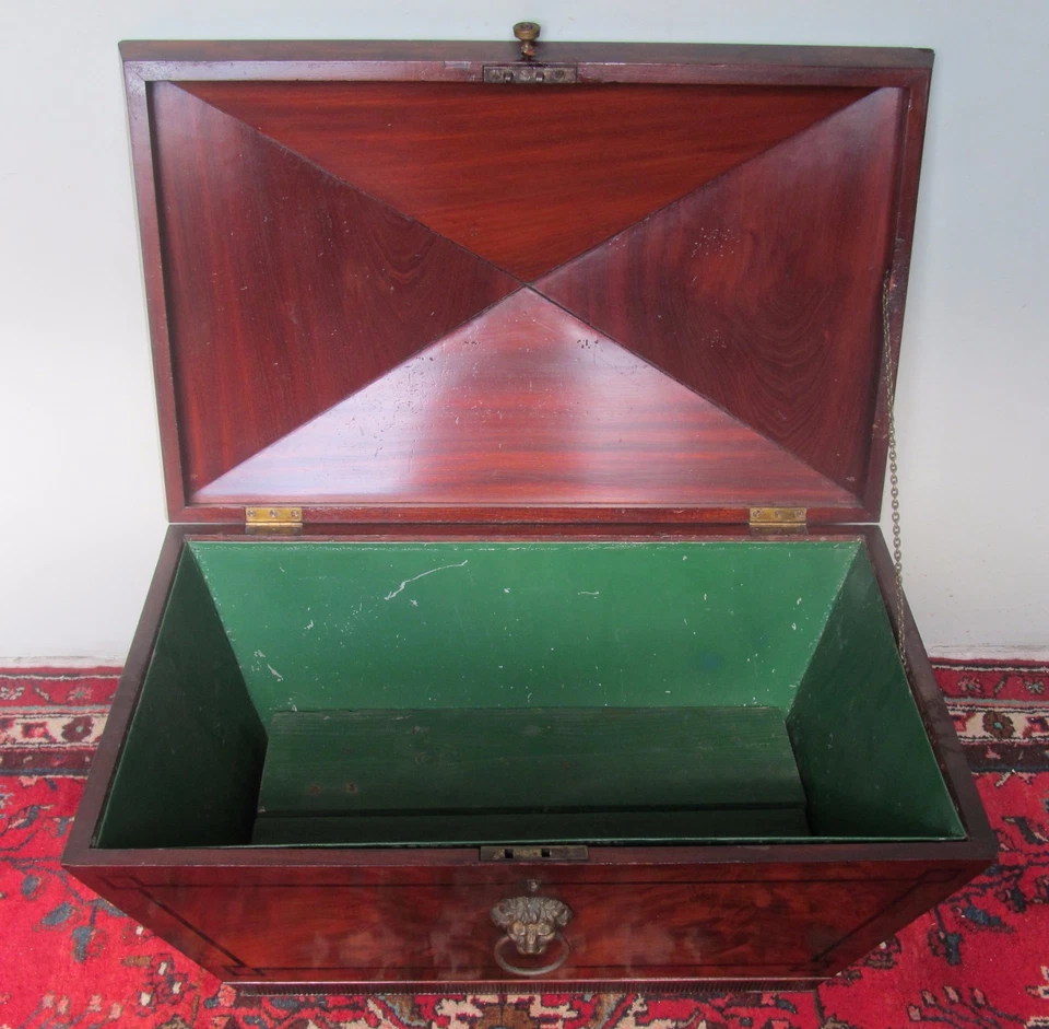 CELLARETA ANTIGUA FORMA SARCÓFAGO CAOBA Y ÉBANO SIGLO XVIII ~ VINO Foto 4 de 4