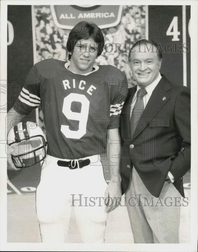 1976 Press Photo Tommy Kramer and Bob Hope on Bob Hope's Christmas special