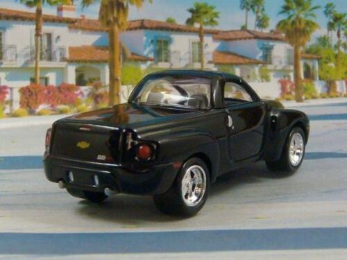 Retro Rod 2004– 2006 Chevy SSR 6.0L LS2 V8 Sport Truck 1/64 Scale Limited Edit W - Picture 4 of 5
