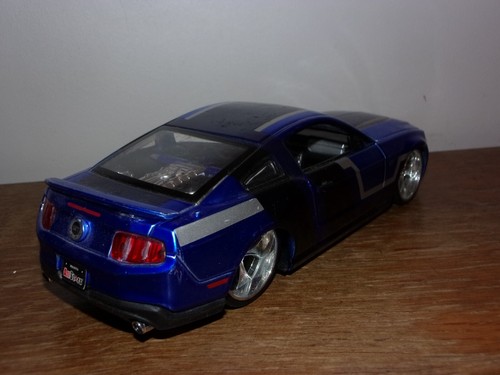 1/24 1:24eme Ford Mustang GT 2011 Maisto Tuning Custom voiture miniature auto - Foto 3 di 8