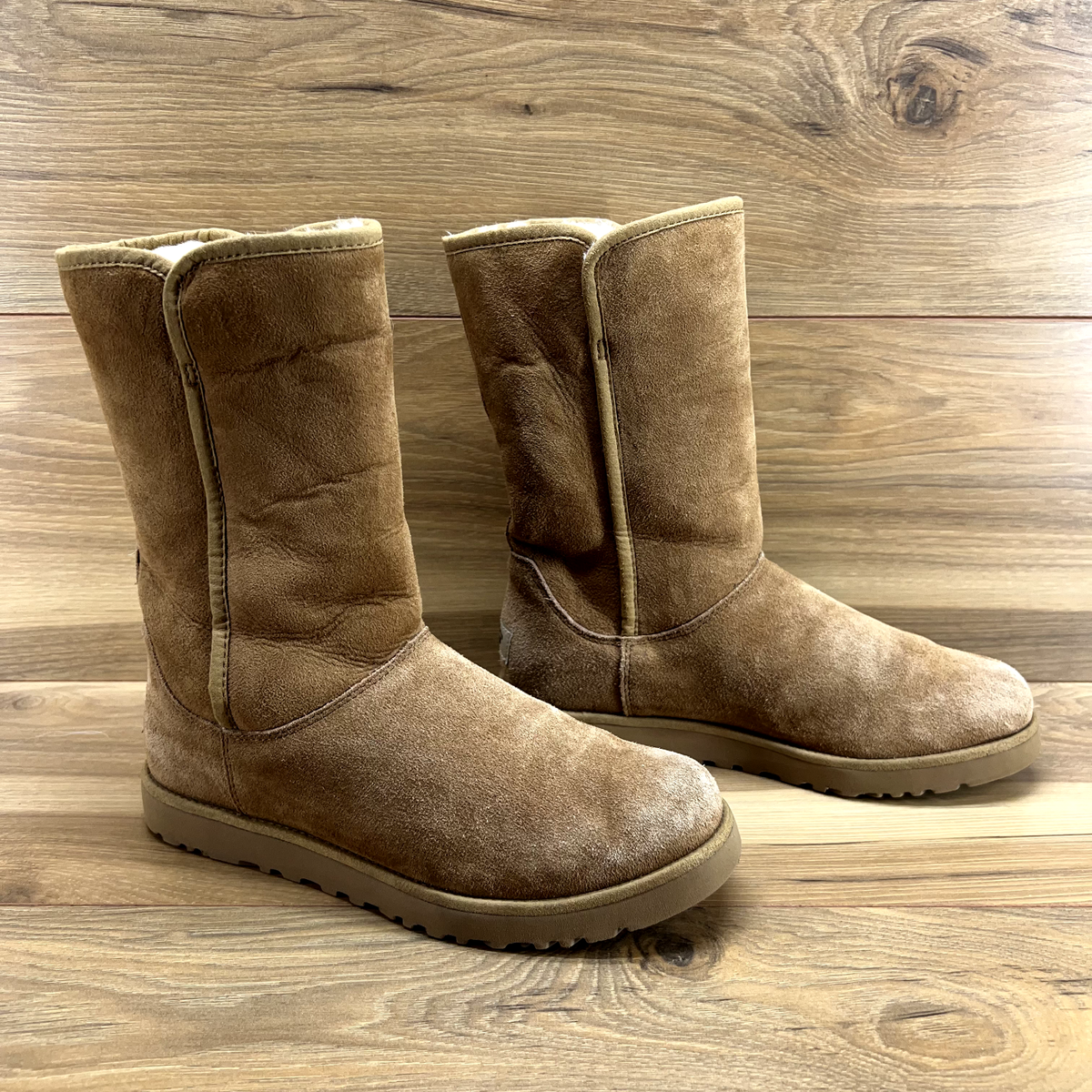 UGG Amie Womens Boots 7 Brown Leather Mid Slip On Shearling 