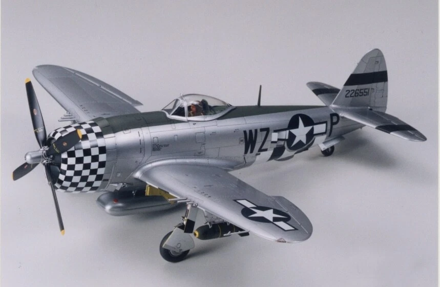 Tamiya 61090 Republic P-47D Thunderbolt "Bubbletop" Kit Montaggio 1/48 - Immagine 2 di 2