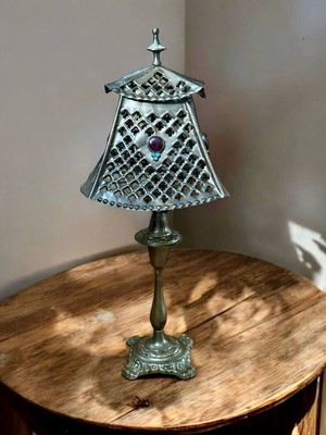 Alte Nahöstliche Tischlampe