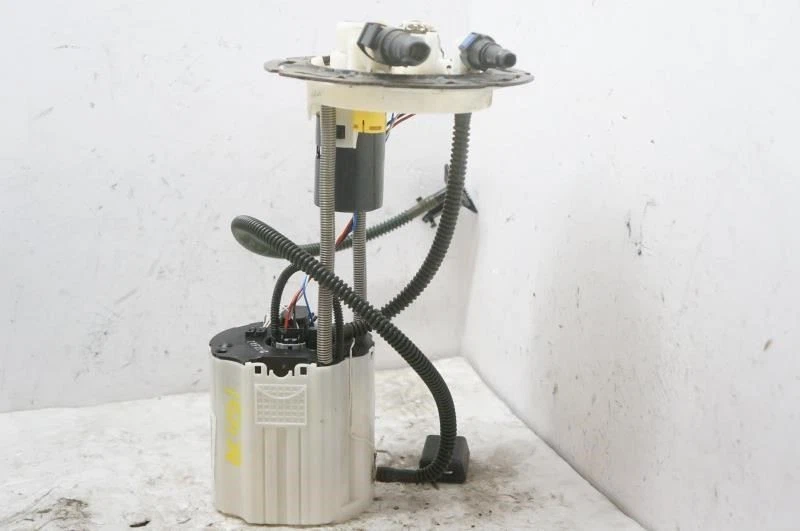 Chevrolet Equinox 2012-2015 conjunto de bomba de combustible de 2,4 L 13506689 OEM Foto 2 de 4