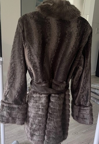 Dennis Basso Gray Faux Fur Coat With Leather Belt Size M Platinum Collection - Picture 2 of 8