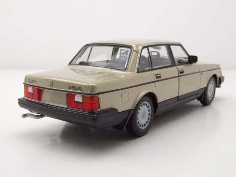 Volvo 240 GL Oro Modelo De Coche 1:24 Welly - Imagen 2 de 4