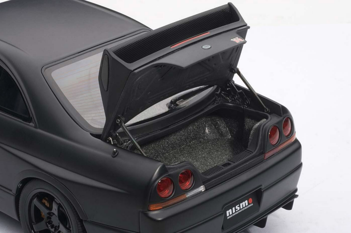 SUPER RARE* Autoart 1/18 Nissan Skyline GT-R R-Tune (R33) NISMO