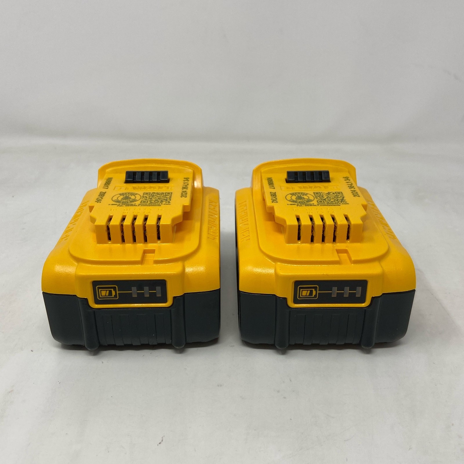 DEWALT 20V MAX XR 4.0Ah Lithium-Ion Battery Pack, 2-Pack (DCB204-2)