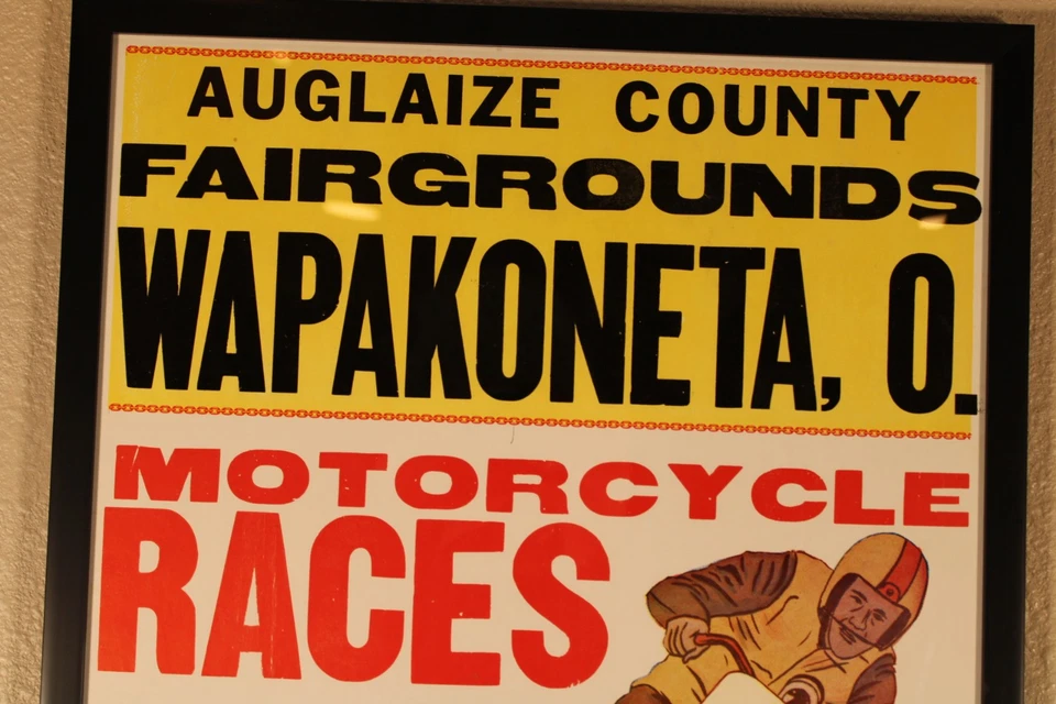 ¡Póster enmarcado de carreras de motocicletas de pista plana de la década de 1960 14X22! Rara carrera de recinto ferial de colección Foto 4 de 4