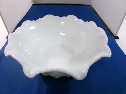Vintage 1950s Westmoreland Milk Glass Paneled Grape Ruffled Edge Bowl - Picture 2 of 9