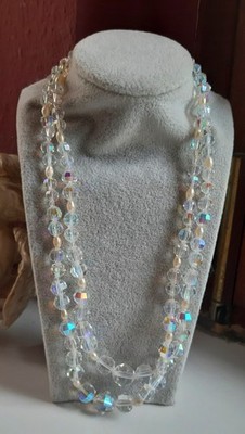 Funkelnde Aurora Borealis  Halskette  °  Vintage Modeschmuck°.