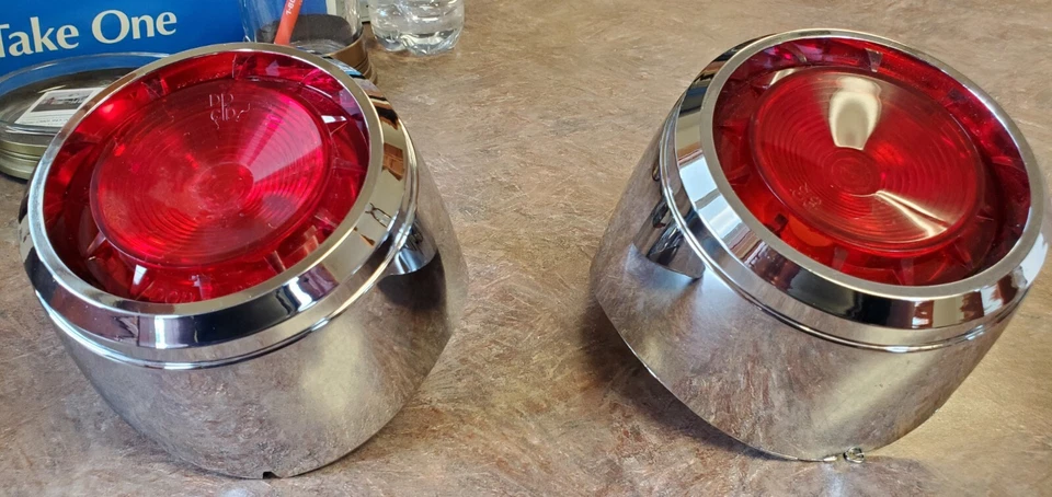 Dodge Dart Phoenix Seneca Pioneer 1961 diestro y derecho luces traseras par OEM Mopar  Foto 3 de 4