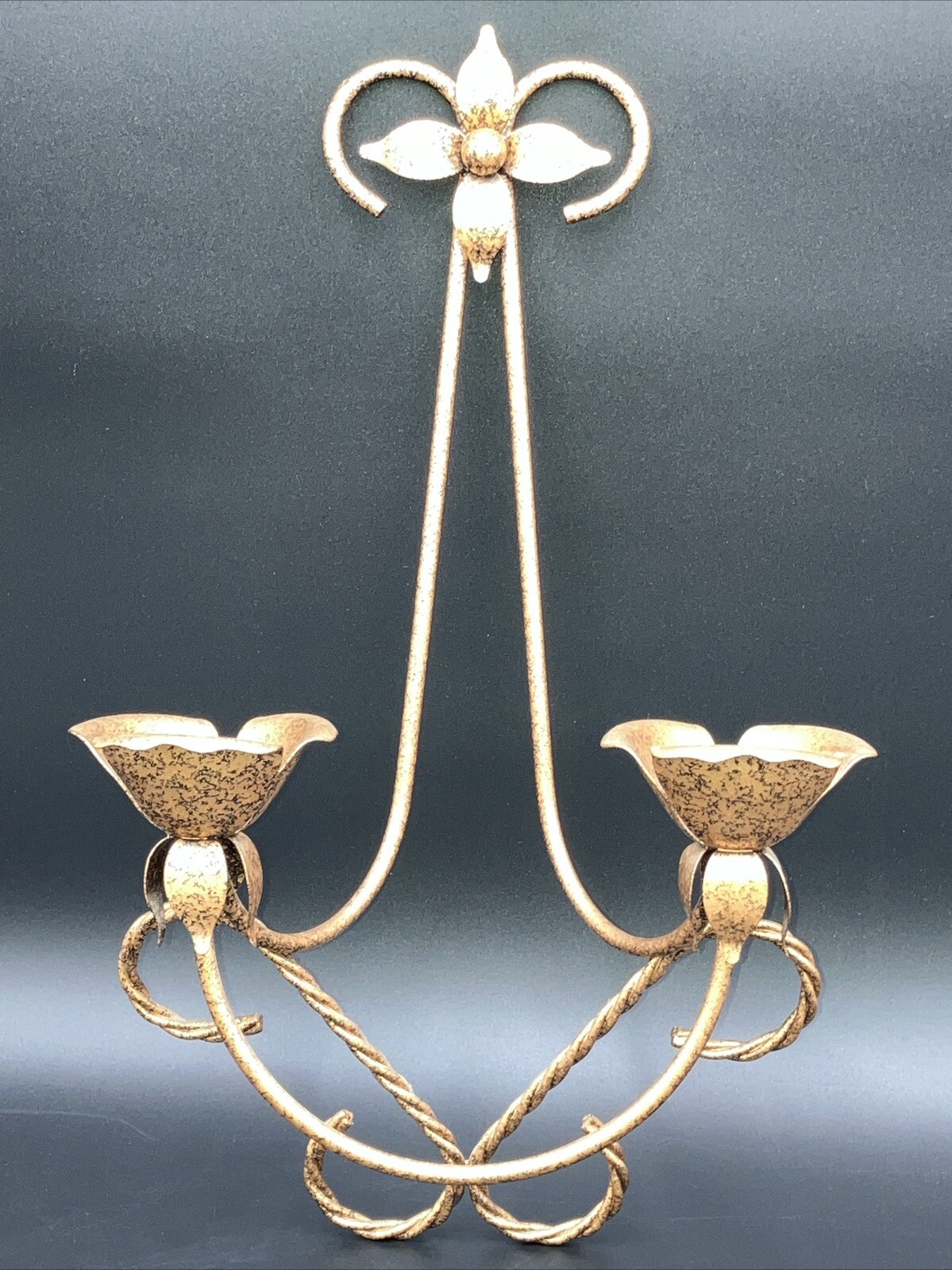 Homco. Bronze.