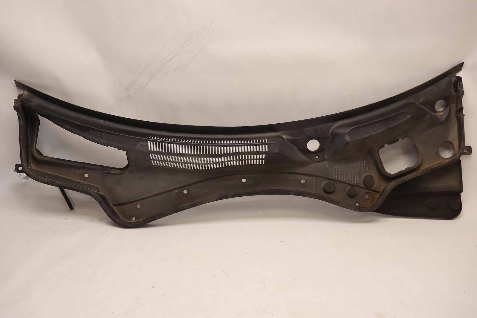 2013-2016 MASERATI QUATTROPORTE WINDSHIELD WIPER COWL COVER PANEL GRILLE OEM