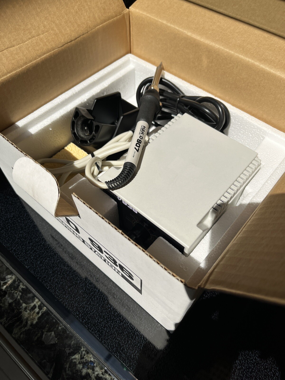 Hakko 926 Soldering Station & 907 Medium Iron 60W Adjustable Temp 400