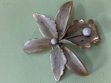 VTG ANTIQUE 20TH CENTURY GOLD PLATED FLORAL BROOCH/PIN - CULTURED PEARLS
