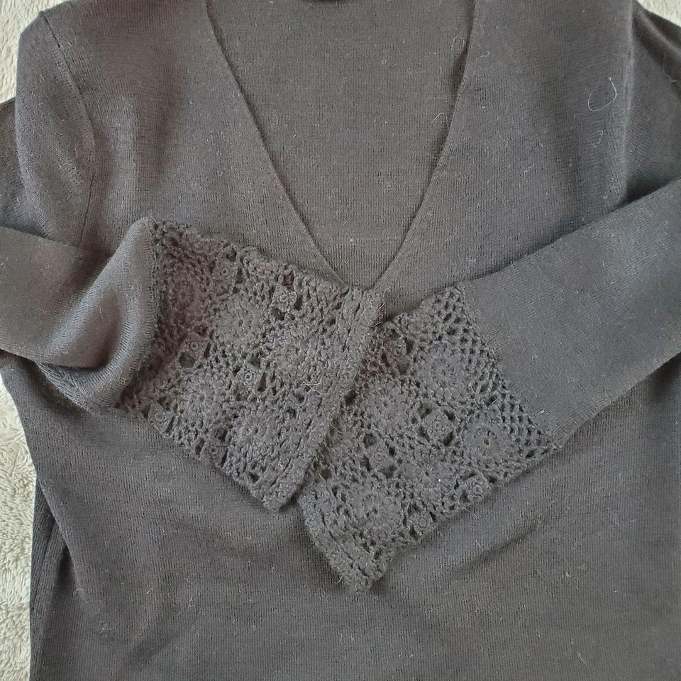 Suéter Sarah Spencer Italiano Lana Merino Cuello en V XL Negro Acampanado Encaje Manga Larga Foto 3 de 4