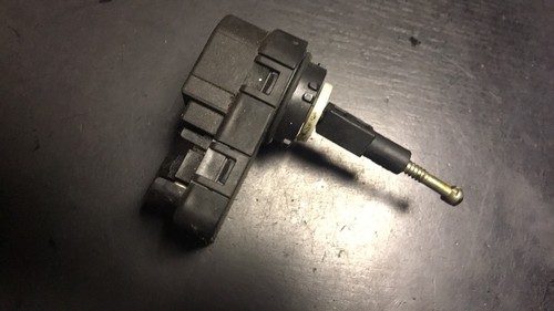 Mercedes W210 E-KLASSE Stellmotor Lwr Scheinwerfer Range Control 007457-00