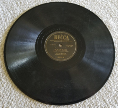 Clyde McCoy    Sugar Blues / I've Found A New Baby Decca  25014 Shellac, 10'', 78