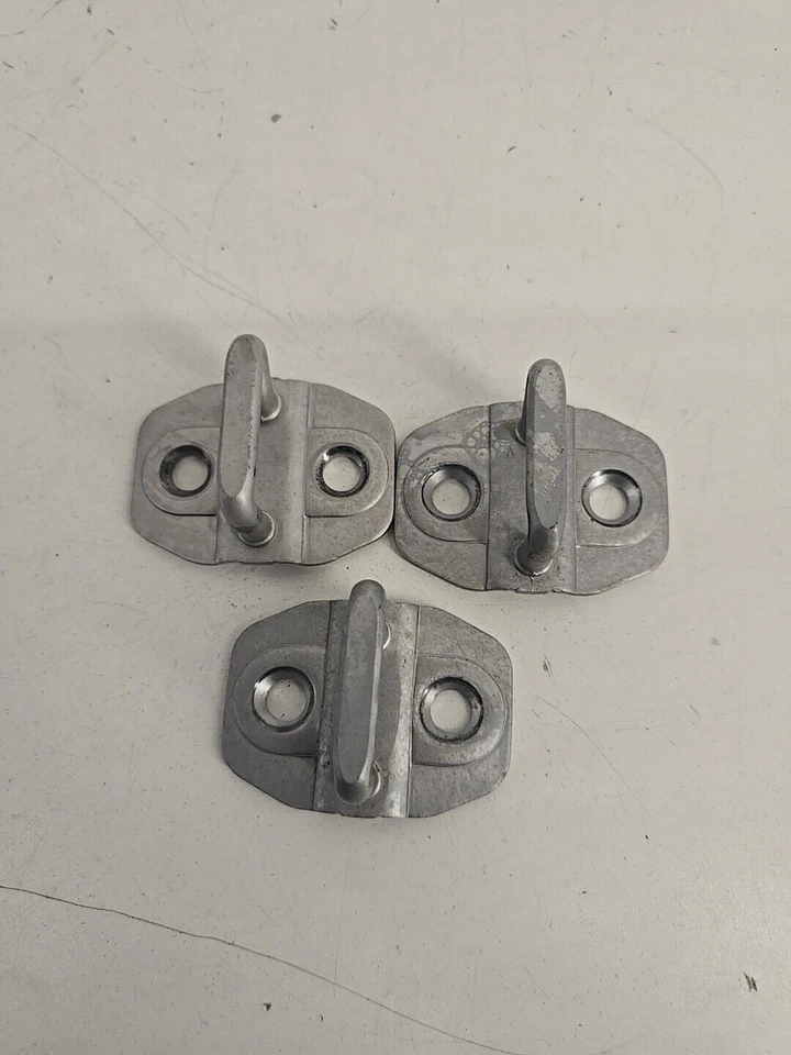 Jeep Compass 2007-2018 cerradura puerta delantera y trasera pestillo Striker OEM conjunto de 3 Foto 3 de 4