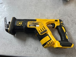DEWALT 20V MAX XR Reciprocating Saw Cordless Brushless Compact Variable Speed