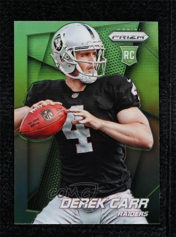 2014 Panini Prizm Green Derek Carr (Ball in Right Hand Looking Left) #257 1u6