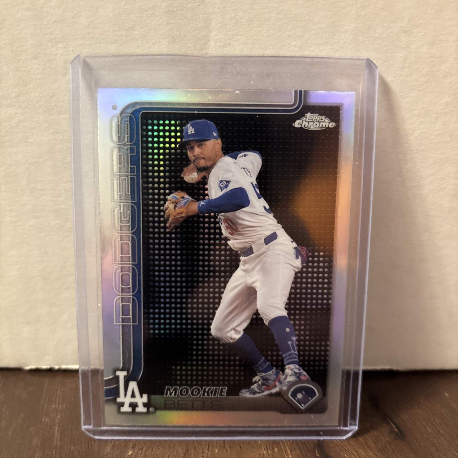 2025 Topps Chrome Mookie Betts LA Dodgers #50 LightBoard Logo SSP case hit