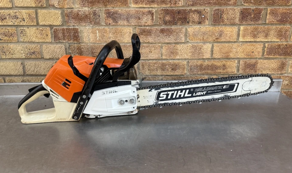 STIHL MS500i PETROL CHAINSAW 22” year 2022 Model ms500i - Image 2 of 4