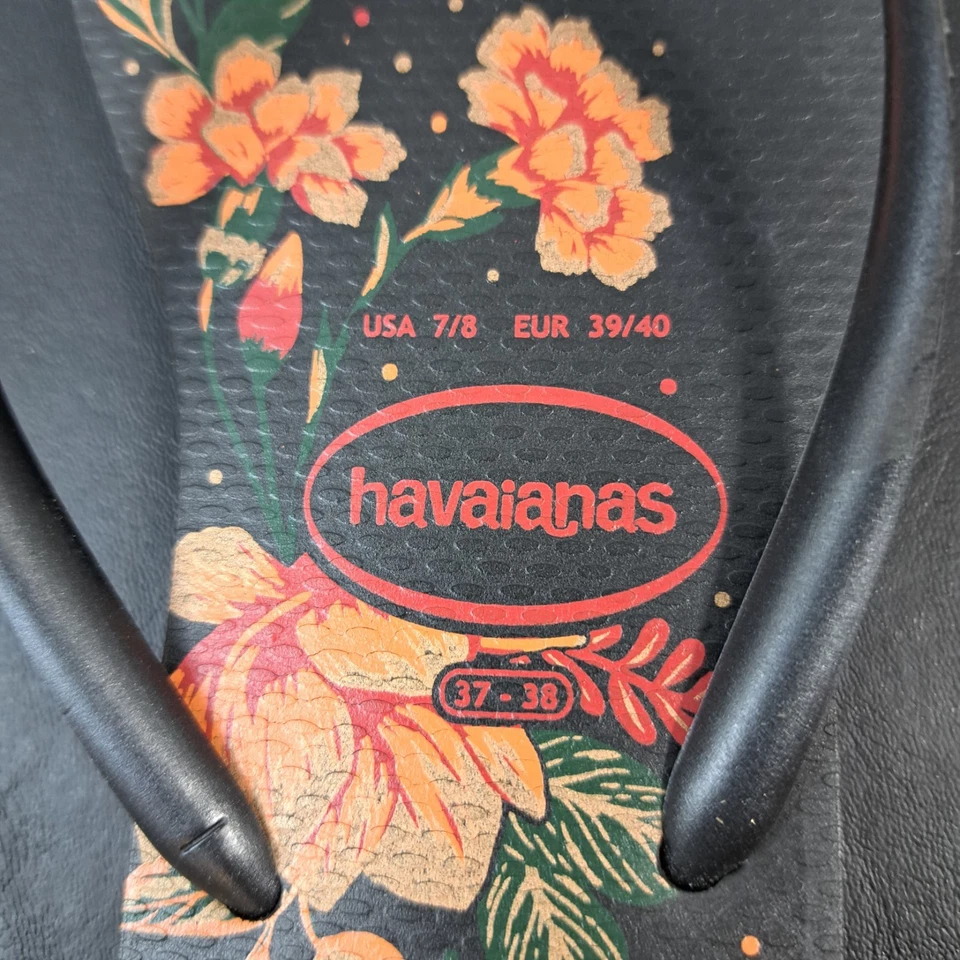 Paquete de 2 sandalias chanclas Havaianas para mujer 7-8 patrón tropical sin cordones Foto 2 de 4